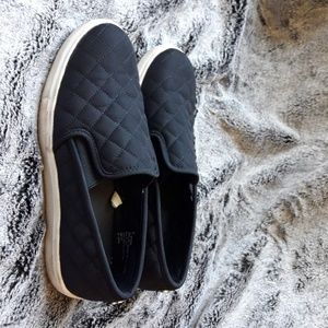 Mossimo Supply Co. Black quilted slip-ons size 7.5